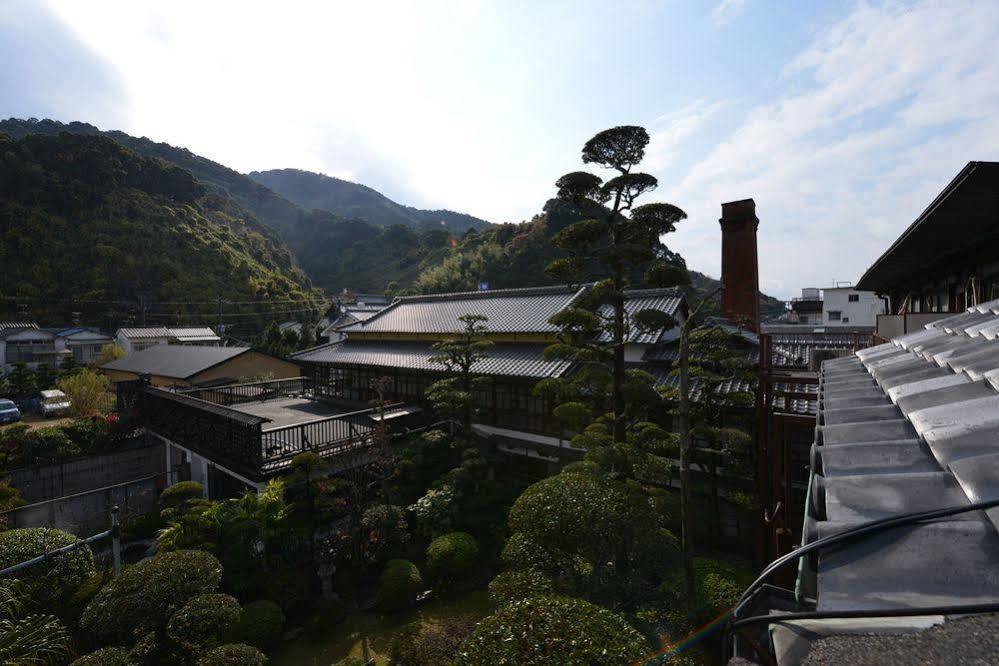 Готель Hinagu Onsen Kinparo Яцушіро Екстер'єр фото